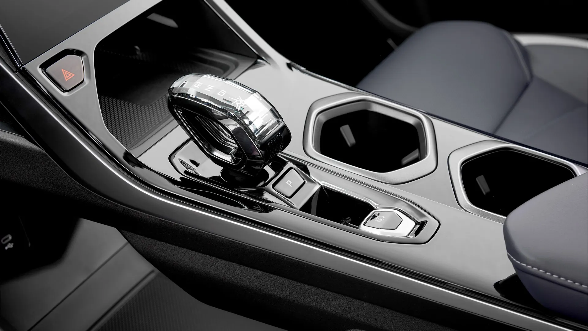 Geely Atlas: коробки передач