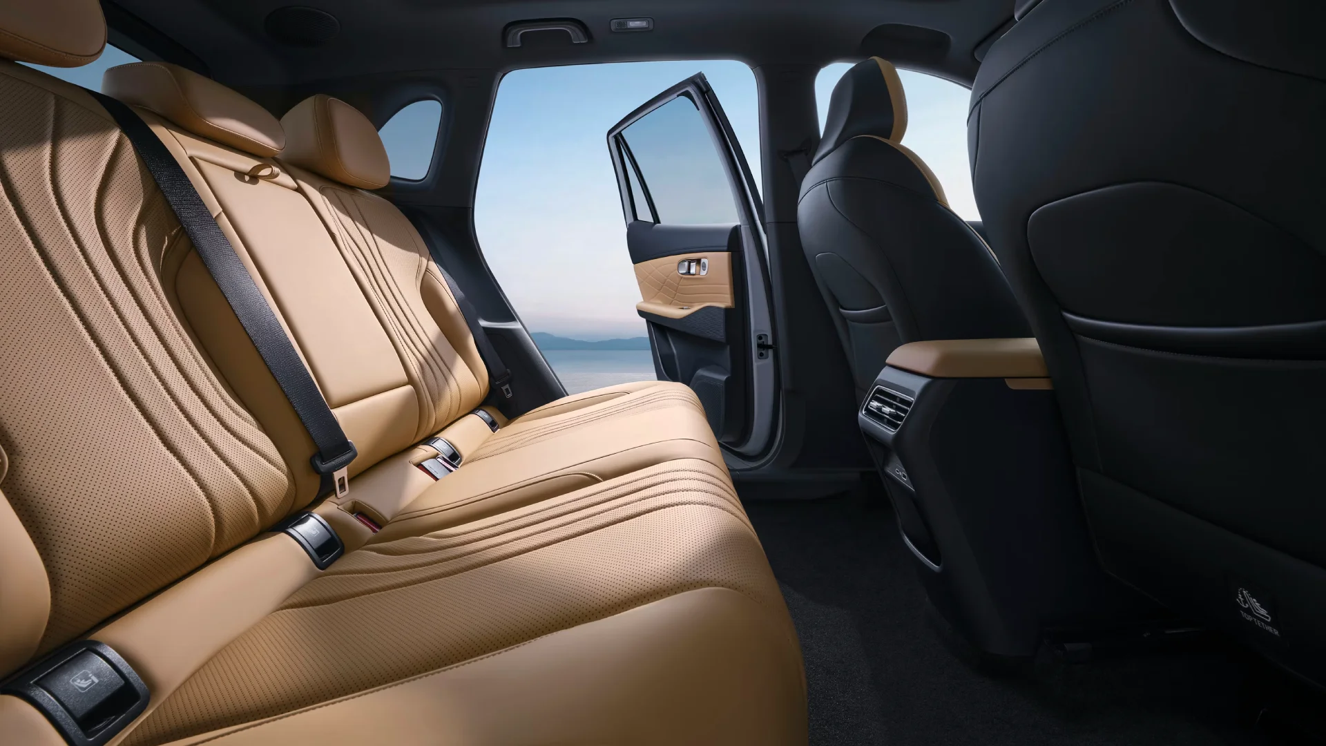 Geely EX5 Гибрид купить в Екатеринбурге