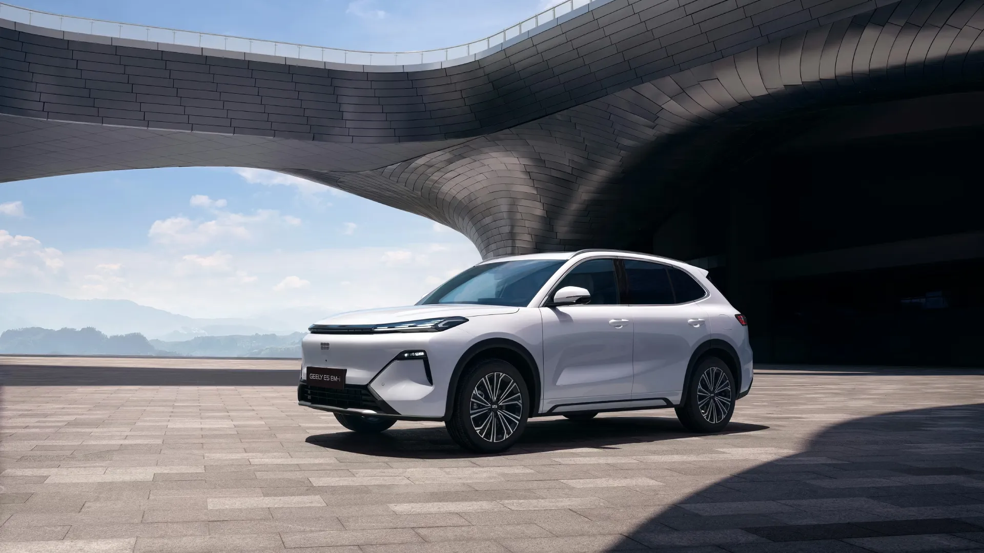 Geely EX5 Гибрид купить в Екатеринбурге